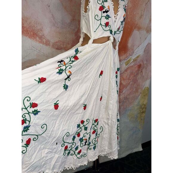 Farm Rio Cross Stitch Toucan Raspberries Fruit Embroidered Dress - Picture 10 of 10